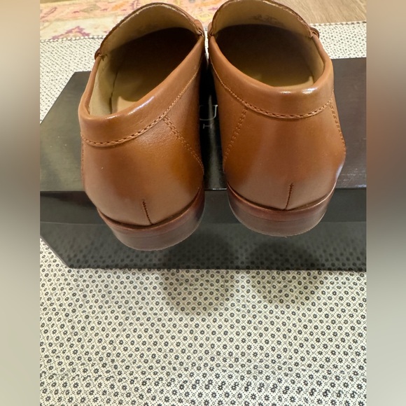 Ralph Lauren Wynnie Burnished Leather Loafer - Picture 12 of 12